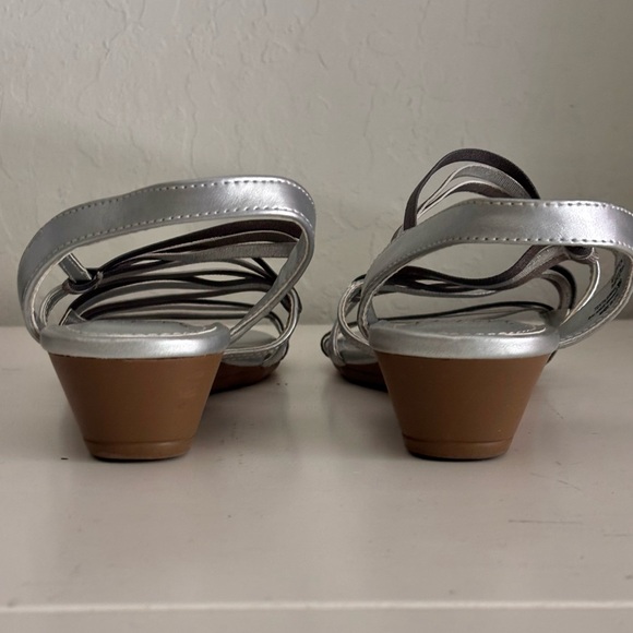Impo Shoes Stretch Metallic Silver Strappy Low Wedge Sandal, 6.5 Women’s - Picture 6 of 9